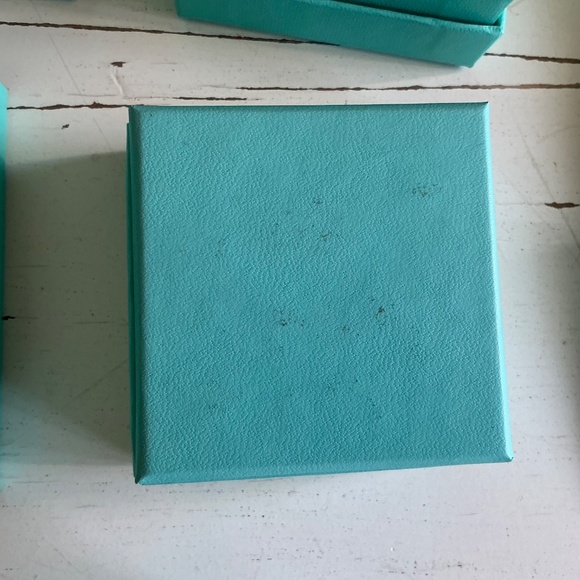 5 Tiffany gift boxes + 2 small gift bags - Picture 3 of 6